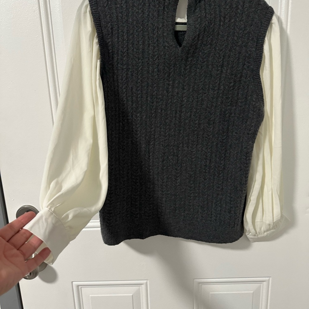 Riley & Rae Charcoal Knit Vest with Ivory Collar, Size Large, New - Picture 6 of 14